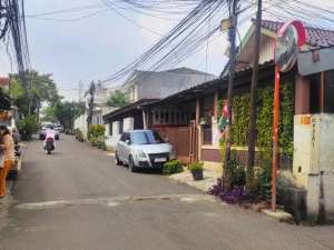 JUAL CEPAT RUMAH PINGGIR JALAN UTAMA DI KEBAYORAN BARU JAKARTA SELATAN lokasi di Jakarta Selatan, tersedia melalui melalui situs Olx
