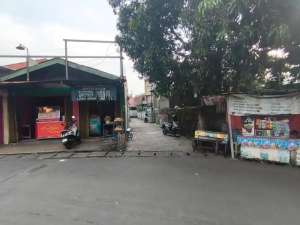 Jual Cepat Tanah Bonus Bangunan 2 Lantai Dekat Jalan raya Cocok Buat Rumah Usaha lokasi di Jakarta Timur, tersedia melalui melalui situs Olx
