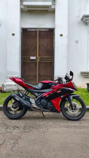 Jual bekas Jual cepat Yamaha R15 V2 istimewa,lokasi di Tangerang Kota
