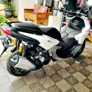 Jual bekas Jual honda adv 160 cbs putih,lokasi di Karawang Kab.