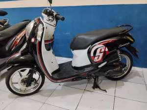 Jual bekas jual honda scoopy esp 2015 siap pakai,lokasi di Tangerang Kab.