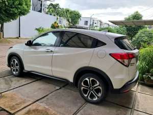 Jual bekas jual HRV putih E CVT lokasi tangerang banten,lokasi di Tangerang Kota