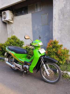 Jual bekas jual kaze r 2004 kondisi gres,lokasi di Depok Kota