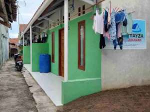 Jual Kost Kontrakan ada Kiosnya, Pinggir Jalan Raya, Strategis di Tasikmalaya lokasi di Tasikmalaya Kota, tersedia melalui melalui situs Olx