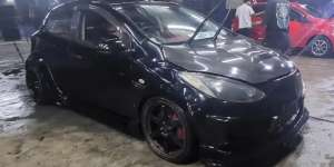 Jual bekas Jual mazda 2 modif full body kit custom,lokasi di Jakarta Utara