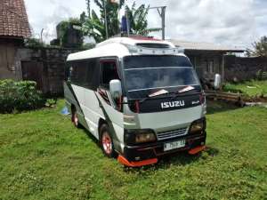 Jual bekas Jual mobil isuzu elf short th 2003 milik sendiri,lokasi di Malang Kab.