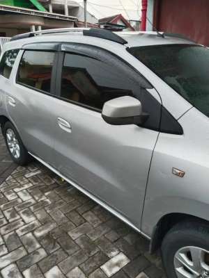 Jual bekas jual mobil spin 2015 murah 90.000.000,lokasi di Sidoarjo  Kab.