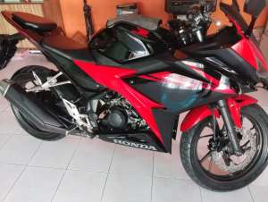 Jual bekas Jual motor CBR 150R,lokasi di Surabaya Kota