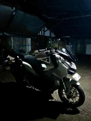Jual bekas JUAL MOTOR HONDA ADV 150 ABS TAHUN 2021 SECONDBEKAS,lokasi di Banjar Kab.