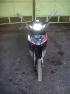 Jual bekas Jual Motor Honda Revo Fit 2011,lokasi di Surabaya Kota