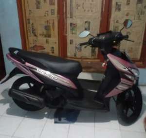 Jual bekas Jual motor honda vario 2009 lengkap bpkb stnk hidup plat hidup 2030,lokasi di Surabaya Kota