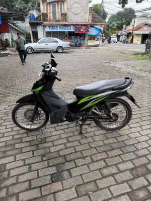 Jual bekas Jual Motor Revo Fit 2013 kondisi oke,lokasi di Jakarta Timur