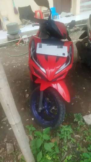 Jual bekas Jual Motor Vario Tahun 2023, Warna Merah,lokasi di Tangerang Selatan Kota