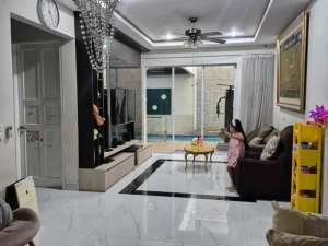 Jual murah rumah dengan kolam renang pribadi Legenda Wisata Cibubur lokasi di Bogor Kab., tersedia melalui melalui situs Olx