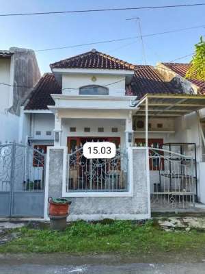 Jual murah rumah di plandi jombang 2 menit ke stasiun lokasi di Jombang  Kab., tersedia melalui melalui situs Olx