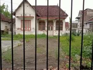 JUAL MURAH TANAH BONUS RUMAH JOMBANG 250 M K ALUN ALUN JOMBANG lokasi di Jombang  Kab., tersedia melalui melalui situs Olx