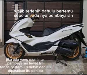Jual bekas jual pcx 160 2023 putih tanpa perantara,lokasi di Depok Kota