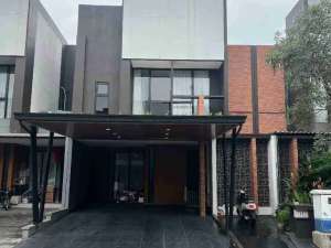 Jual Rugi Best Deal Banget Rumah Furnish Siap Huni di Suvarna Sutera lokasi di Tangerang Kab., tersedia melalui melalui situs Olx
