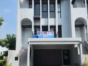 Jual RugiRumah Baru di cluster Aether BSD lokasi di Tangerang Kab., tersedia melalui melalui situs Olx