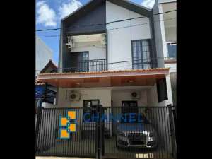 Jual Rumah 2 Lantai Dekat Tol Jelupang Regency Melati Mas Tangsel, Fl lokasi di Tangerang Selatan Kota, tersedia melalui melalui situs Olx