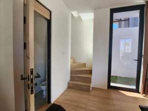 Jual Rumah 2 Lantai Lokasi Strategis di Cendana Parc Lippo Village Karawaci Dekat dengan Akses Tol Jakarta-Merak lokasi di Tangerang Kota, tersedia melalui melalui situs Olx