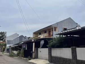 Jual Rumah 2 Lantai Margahayu Raya - Metro , tersedia melalui melalui situs Olx