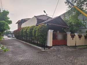 Jual rumah 2 lantai siap huni di taman asri dekat kreo lokasi di Tangerang Kota, tersedia melalui melalui situs Olx