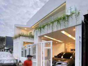 JUAL Rumah 2,5 lantai di Simpang Darmo Permai, Surabaya. lokasi di Surabaya Kota, tersedia melalui melalui situs Olx