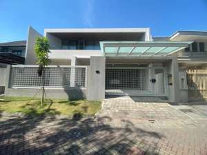 JUAL RUMAH BARU GRESS GRAHA FAMILI BLOK W lokasi di Surabaya Kota, tersedia melalui melalui situs Olx