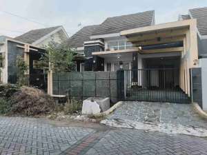 jual rumah di deltasari baru dkt pepelegi Bungurasih waru aloha Wage graha tirta lokasi di Sidoarjo  Kab., tersedia melalui melalui situs Olx