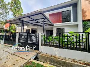 Jual Rumah Di Giri Loka BSD Serpong lokasi di Tangerang Selatan Kota, tersedia melalui melalui situs Olx