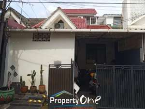 Jual Rumah Di Kencana Loka BSD Dekat Akses Tol BSD lokasi di Tangerang Selatan Kota, tersedia melalui melalui situs Olx