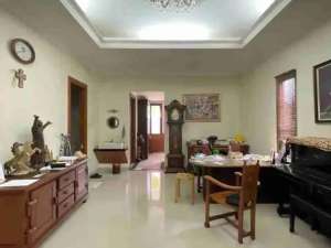 Jual Rumah Harga Murah Selangkah ke Mall Ambasador Setiabudi Jakarta lokasi di Jakarta Selatan, tersedia melalui melalui situs Olx