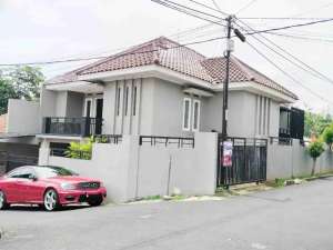 Jual rumah hook2 lantai d8 Komplek Pertamina, Gas Alam, Cimanggis Depok lokasi di Depok Kota, tersedia melalui melalui situs Olx