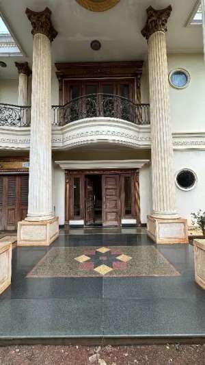 Jual rumah Jl. Rimba dekat Essence Dharmawangsa Jaksel lokasi di Jakarta Selatan, tersedia melalui melalui situs Olx