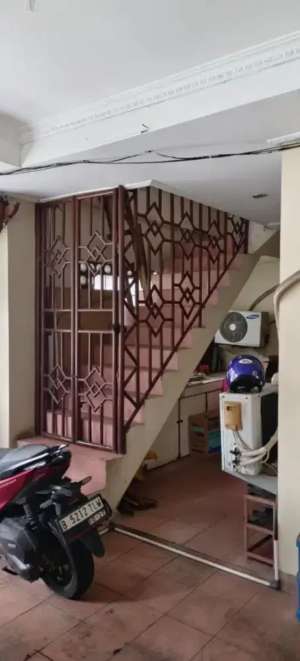 Jual Rumah Kampung Ambon Rawamangun Jakarta Timur lokasi di Jakarta Selatan, tersedia melalui melalui situs Olx