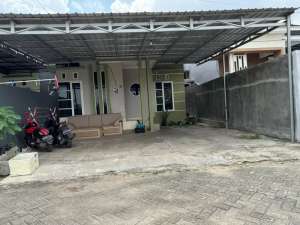 Jual Rumah Komp Bunyamin Permai. Banjarmasin Timur lokasi di Banjarmasin Kota, tersedia melalui melalui situs Olx
