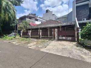 JUAL RUMAH LAMA DI KEBAYORAN BARU PAKUBUWONO AREA lokasi di Jakarta Selatan, tersedia melalui melalui situs Olx