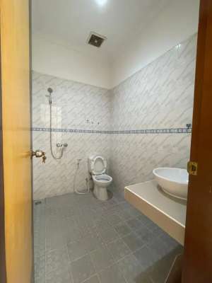 Jual Rumah Lokasi Favorit di TKI 3 Blok E lokasi di Bandung Kab., tersedia melalui melalui situs Olx