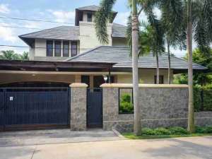 Jual Rumah Mewah Komp IPTNPertamina 500 meter LRT Harjamukti Cibubur lokasi di Bekasi Kota, tersedia melalui melalui situs Olx