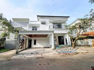 Jual Rumah On Progress Di The Icon BSD lokasi di Tangerang Selatan Kota, tersedia melalui melalui situs Olx