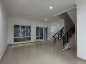 Jual Rumah Rapih Menaggio Village Gading Serpong lokasi di Tangerang Kota, tersedia melalui melalui situs Olx