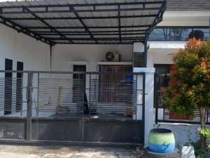 JUAL Rumah-SHMIMB Taman Gunung Anyar Surabaya lokasi di Surabaya Kota, tersedia melalui melalui situs Olx