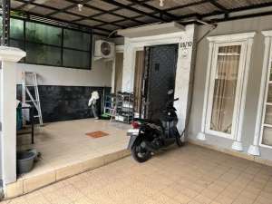 Jual rumah siap huni lokasi di Tangerang Selatan Kota, tersedia melalui melalui situs Olx