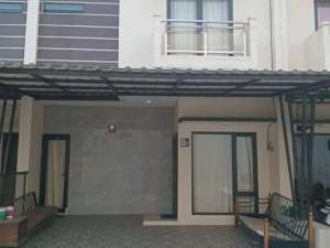 Jualrumah siap hunidekat dengan bintaro Exchange dan stasiun KRL jurangmangu lokasi di Tangerang Selatan Kota, tersedia melalui melalui situs Olx