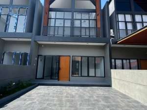 Jual rumah siap huni Lt 140 posisi hook mampang depok lokasi di Depok Kota, tersedia melalui melalui situs Olx