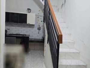 Jual Rumah Sudah Renovasi Lokasi Strategis di Neo Catalonia Dekat Akses Tol BSD lokasi di Tangerang Selatan Kota, tersedia melalui melalui situs Olx