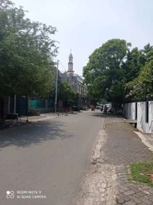 Jual rumah tua di Tomang Asli lokasi di Jakarta Barat, tersedia melalui melalui situs Olx