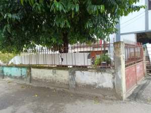 Jual Rumah tua hitung tanah Karet Pedurenan Kuningan cocok untuk rumah kos lokasi di Jakarta Selatan, tersedia melalui melalui situs Olx