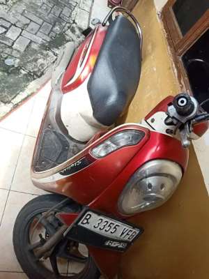 Jual bekas jual santai motor scoopy,lokasi di Ciledug